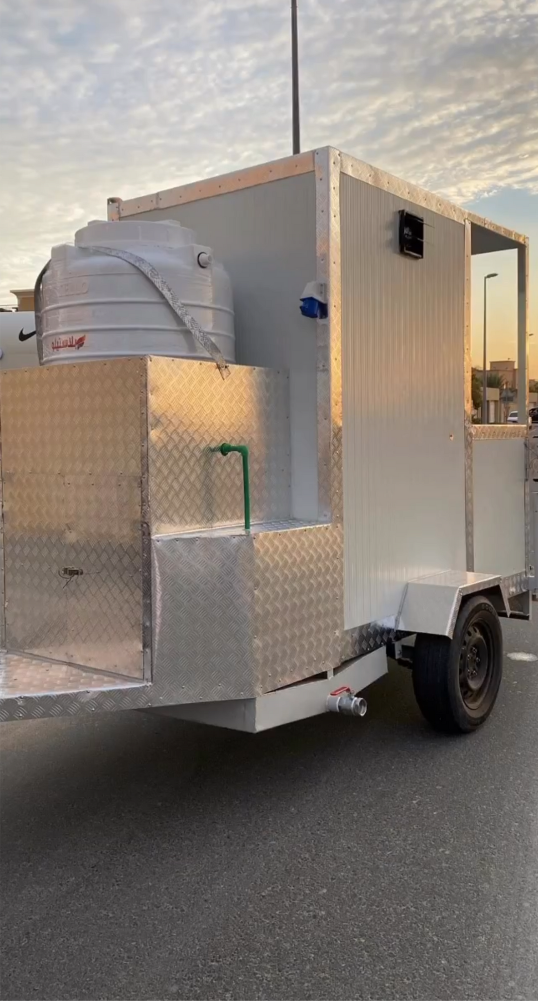Portable Toilet Trailer – RENT