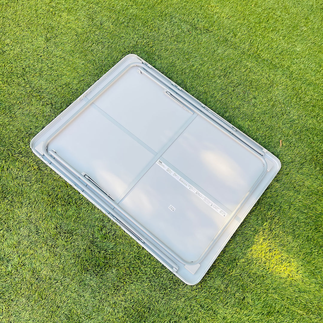 TABLE SMALL (RENT)